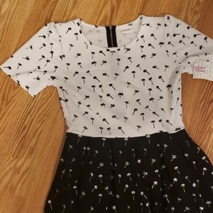 Bnwt lularoe medium black and white amelia